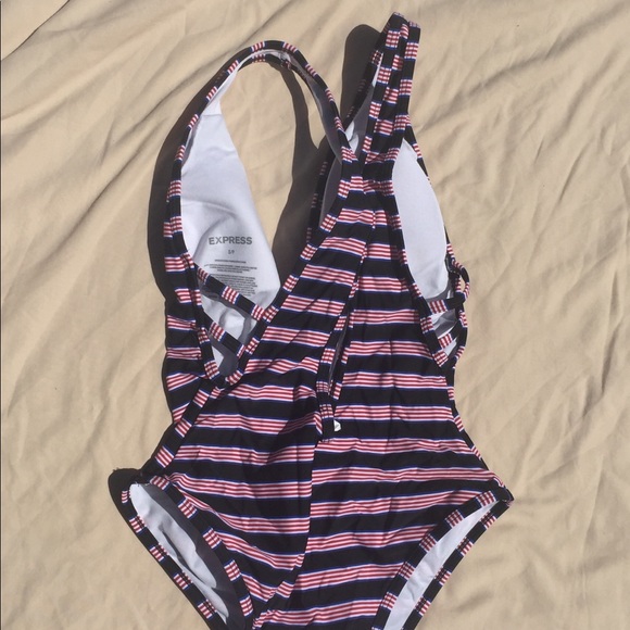 Express one-piece swimsuit - Picture 5 of 7